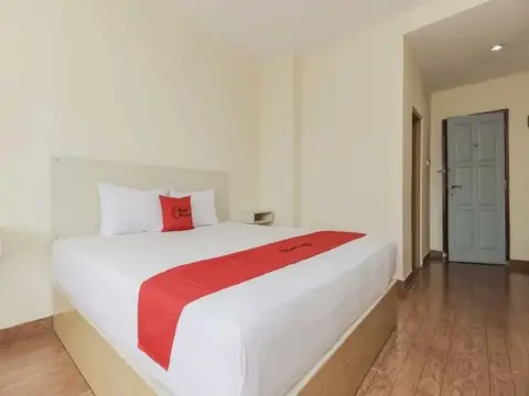 RedDoorz near Jembatan Musi II Palembang - Photo 4