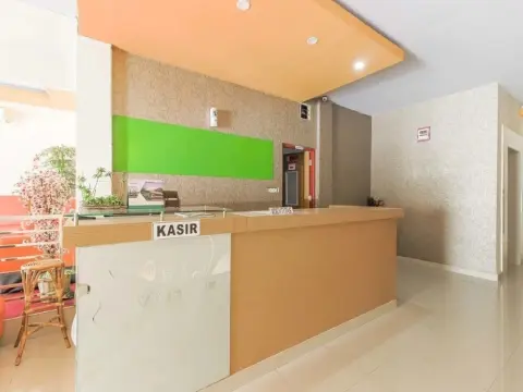 RedDoorz near Jembatan Musi II Palembang - Photo 2