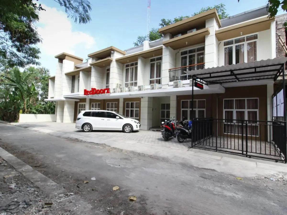 RedDoorz near Jogja City Mall 3