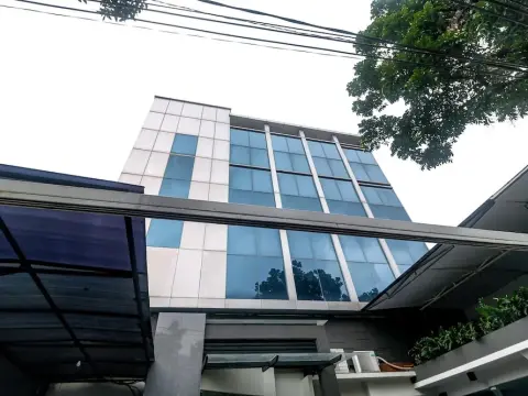 RedDoorz near Kebon Jeruk Jakarta - Photo 1