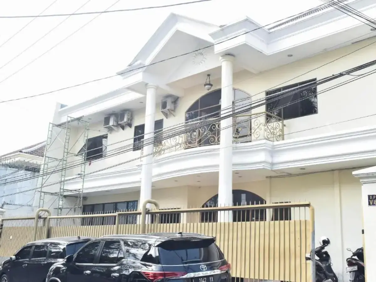 RedDoorz near Lenmarc Mall Surabaya