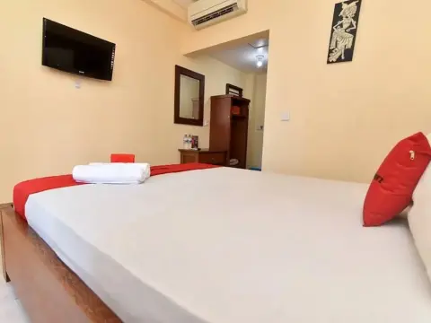RedDoorz near Level 21 Mall Denpasar - Photo 3