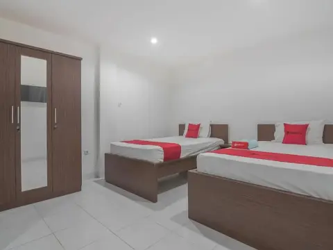 RedDoorz near Living Plaza Balikpapan - Photo 3