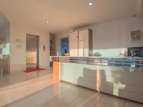 RedDoorz near Living Plaza Balikpapan - Photo 2