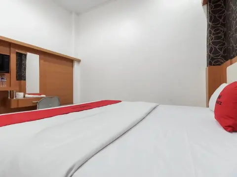 RedDoorz near Mall Panakkukang 3 - Photo 4