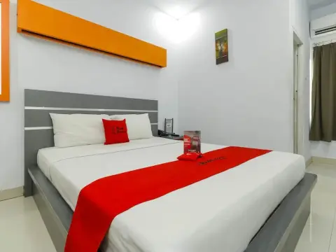 RedDoorz near Manado Town Square - фото 3