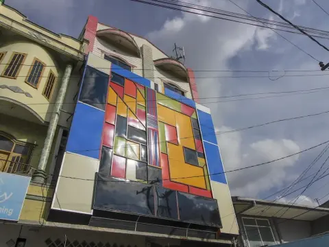 RedDoorz near Medan Plaza - Photo 1