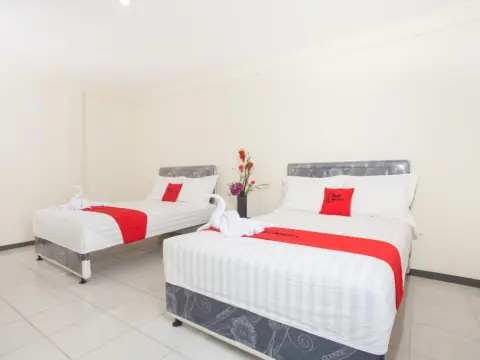 RedDoorz near Museum Angkut Batu 2 - Photo 4