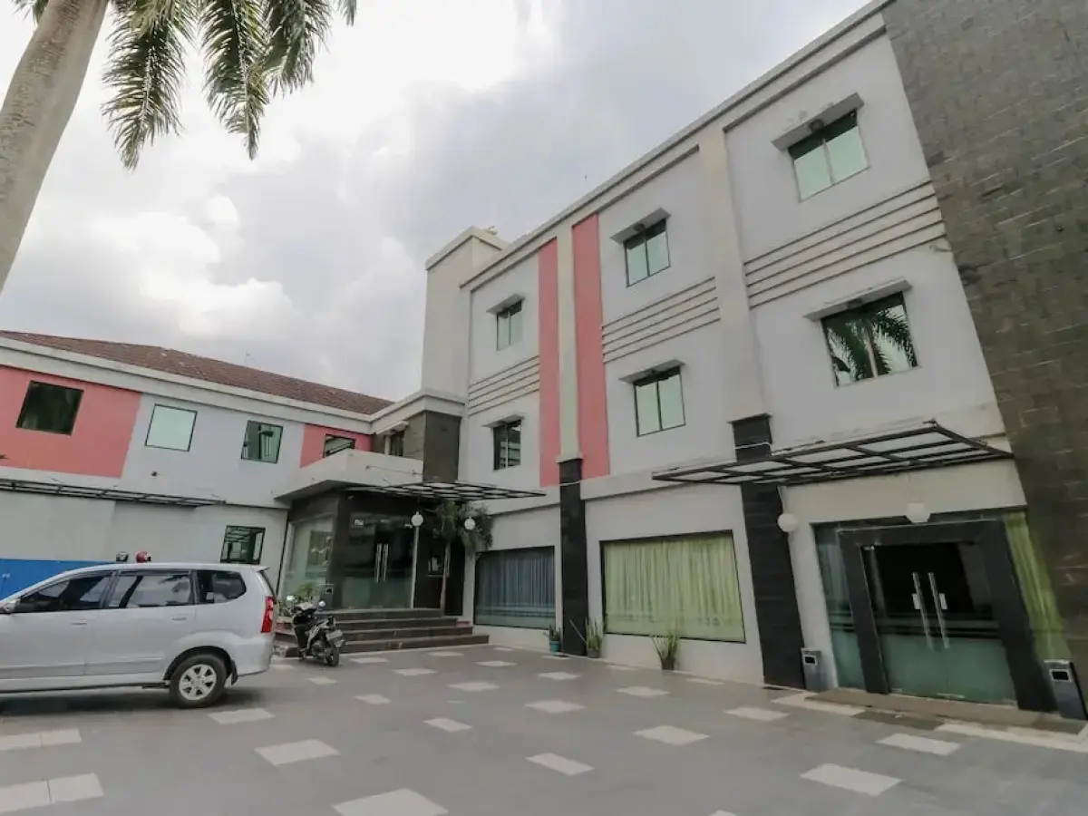 RedDoorz near Palembang Airport