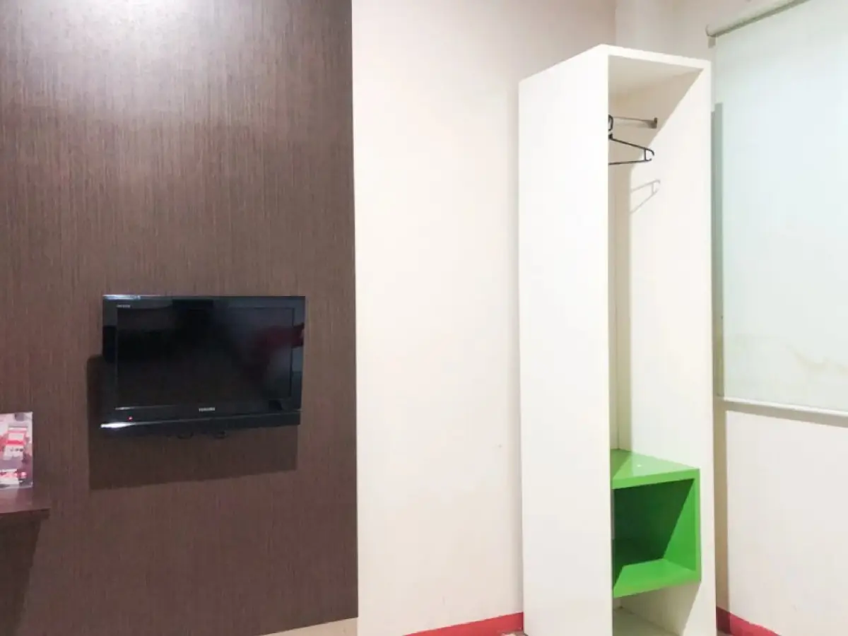 RedDoorz near Pantai Pede