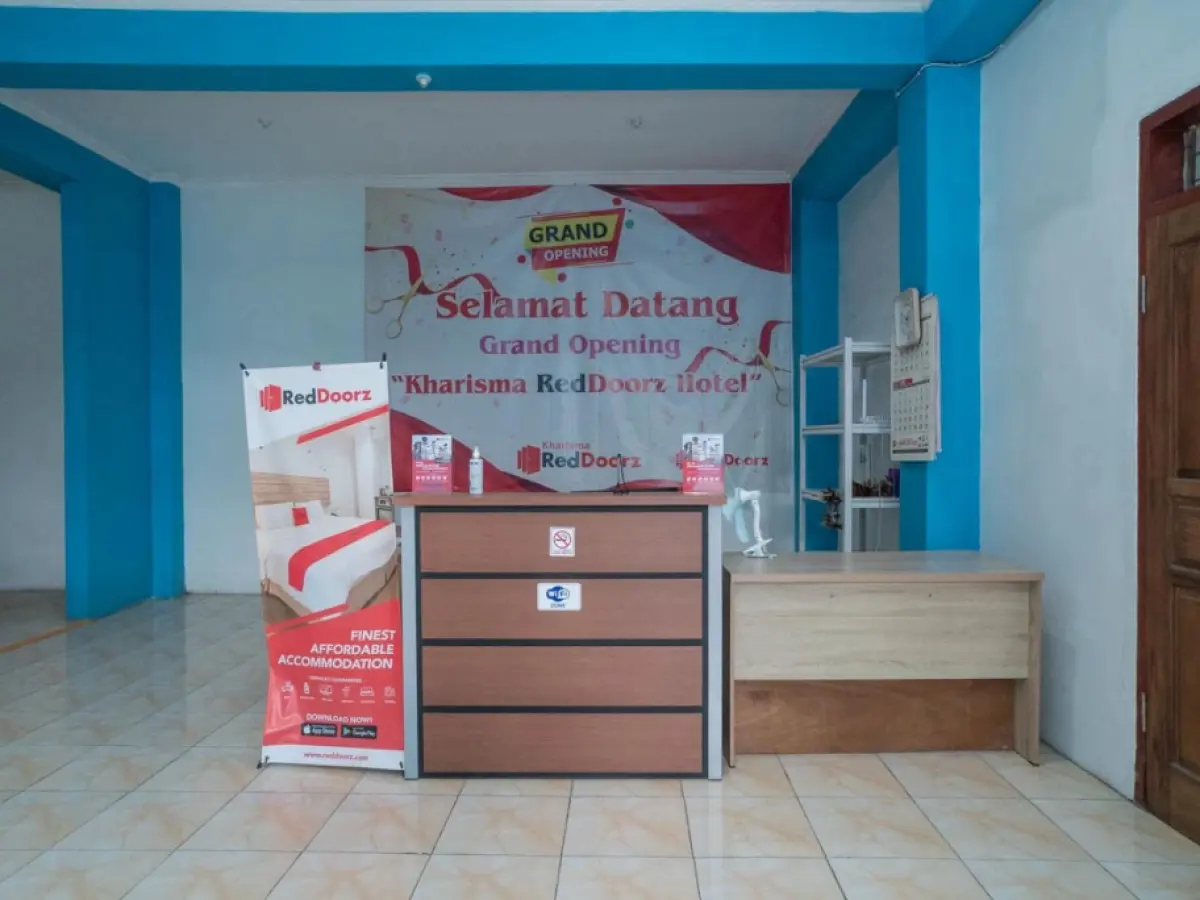 RedDoorz near RS Mitra Keluarga Waru