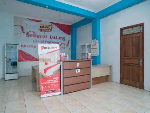 RedDoorz near RS Mitra Keluarga Waru - Photo 2