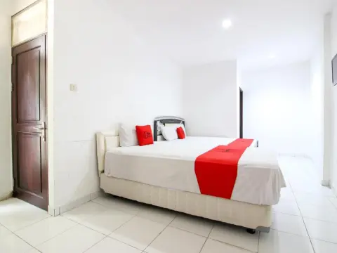 RedDoorz near RS Sarjito Yogyakarta 2 - Photo 1