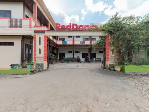 RedDoorz near Samarinda Square - Photo 1