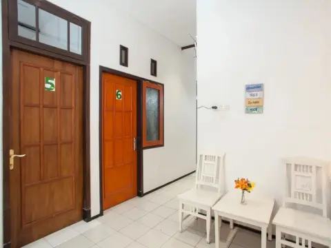 RedDoorz near Sanan - Foto 3