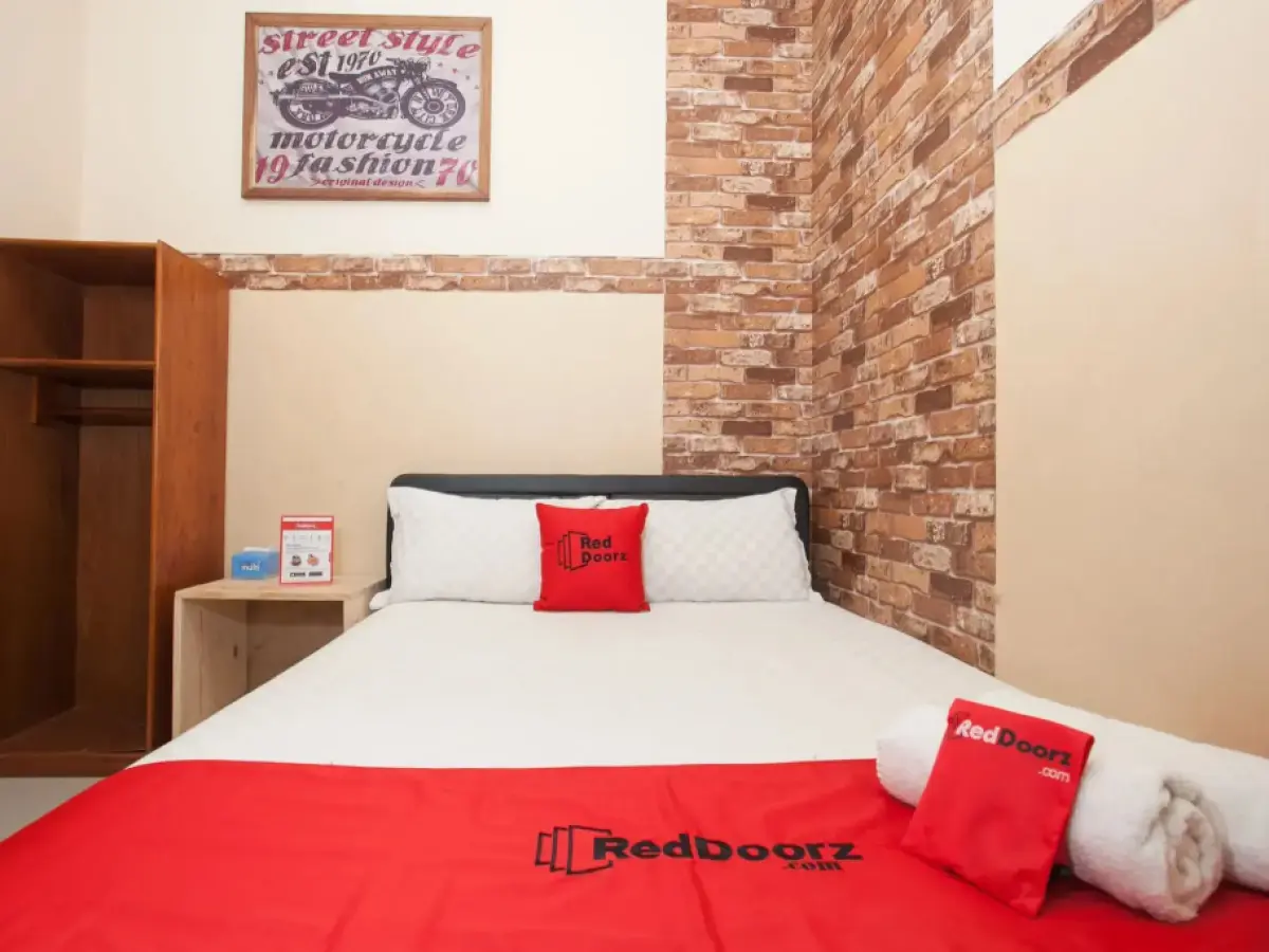 RedDoorz near Stasiun Kota Baru Malang