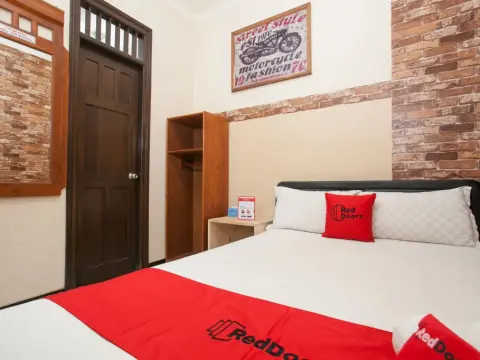 RedDoorz near Stasiun Kota Baru Malang - Foto 3