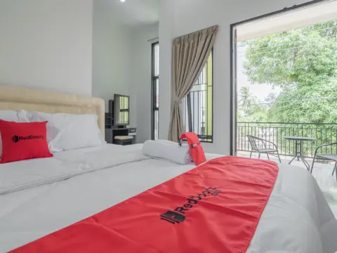 RedDoorz near Sultan Thaha Airport Jambi - Photo 3