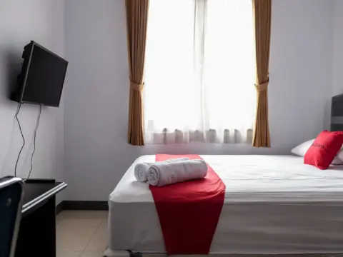 RedDoorz near Supermall Karawaci 2 - Photo 3