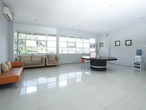 RedDoorz near Suroboyo Carnival Park - Photo 4