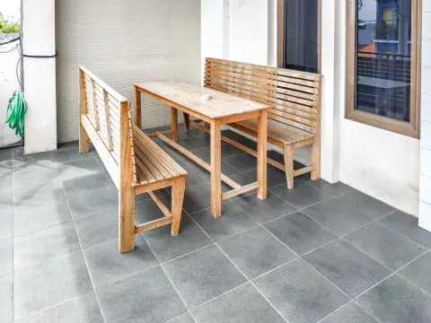 RedDoorz near Taman Flora - Photo 3