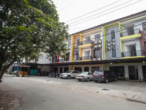 RedDoorz near Taman Krida Budaya Malang - Photo 1