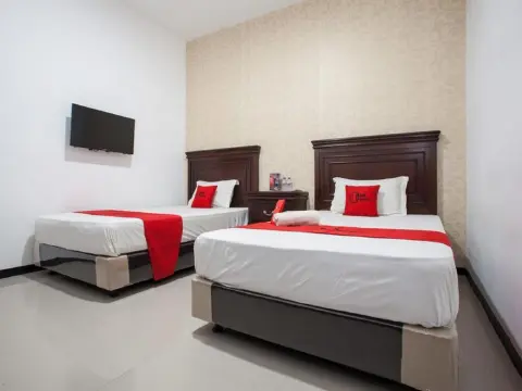 RedDoorz near Taman Krida Budaya Malang - Photo 2