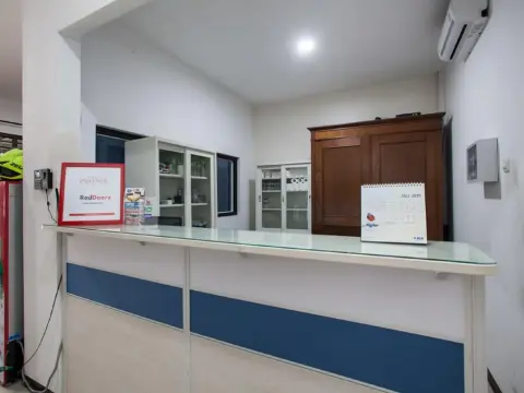 RedDoorz near Taman Krida Budaya Malang - Photo 3