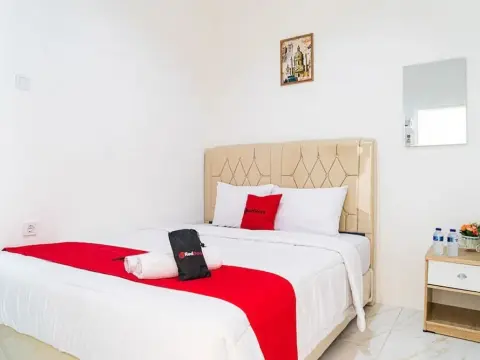 RedDoorz near Tarumanagara University - Photo 1