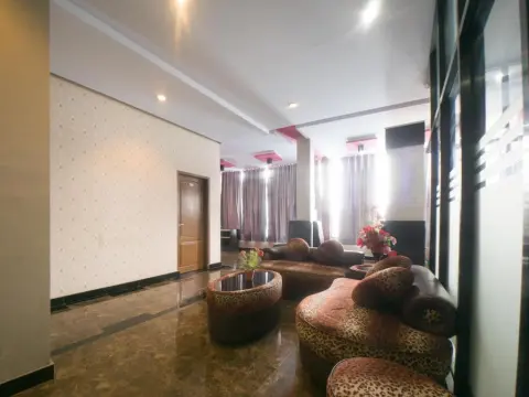 RedDoorz near TVRI Gorontalo - Photo 2