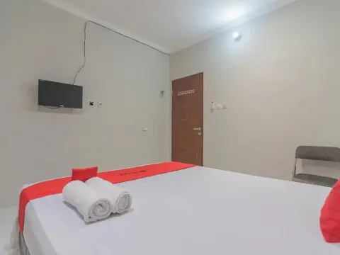 RedDoorz Plus @ Bukit Cinta Street - Photo 3
