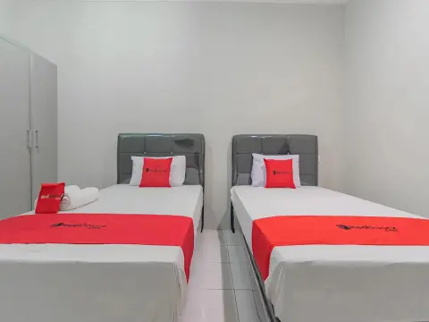 RedDoorz Plus @ Bukit Cinta Street - Photo 4