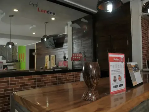 RedDoorz Plus @ Cakranegara - Foto 2