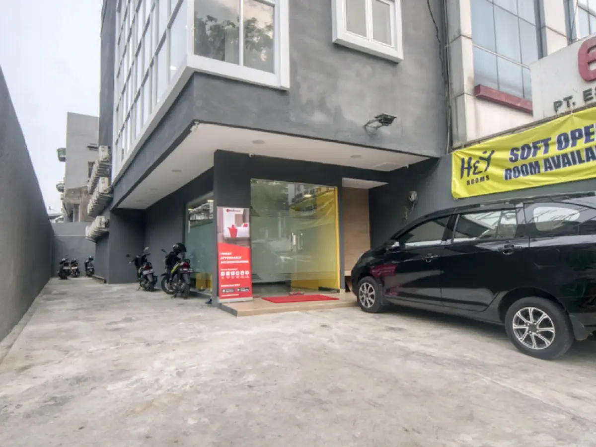 RedDoorz Plus @ Cideng Timur
