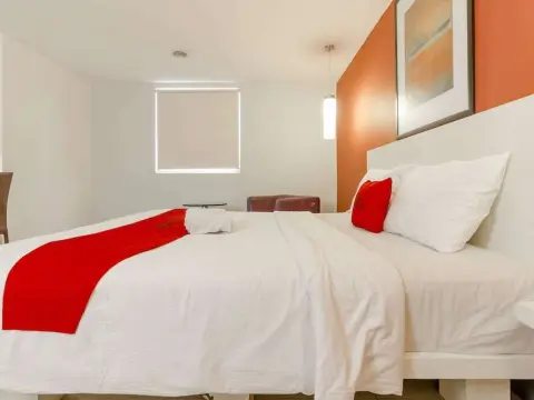 RedDoorz Plus @ Glodok Plaza - Photo 4