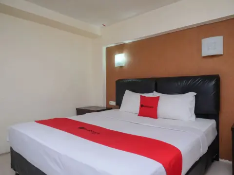 RedDoorz Plus @ Grand Populer Hotel - Photo 4