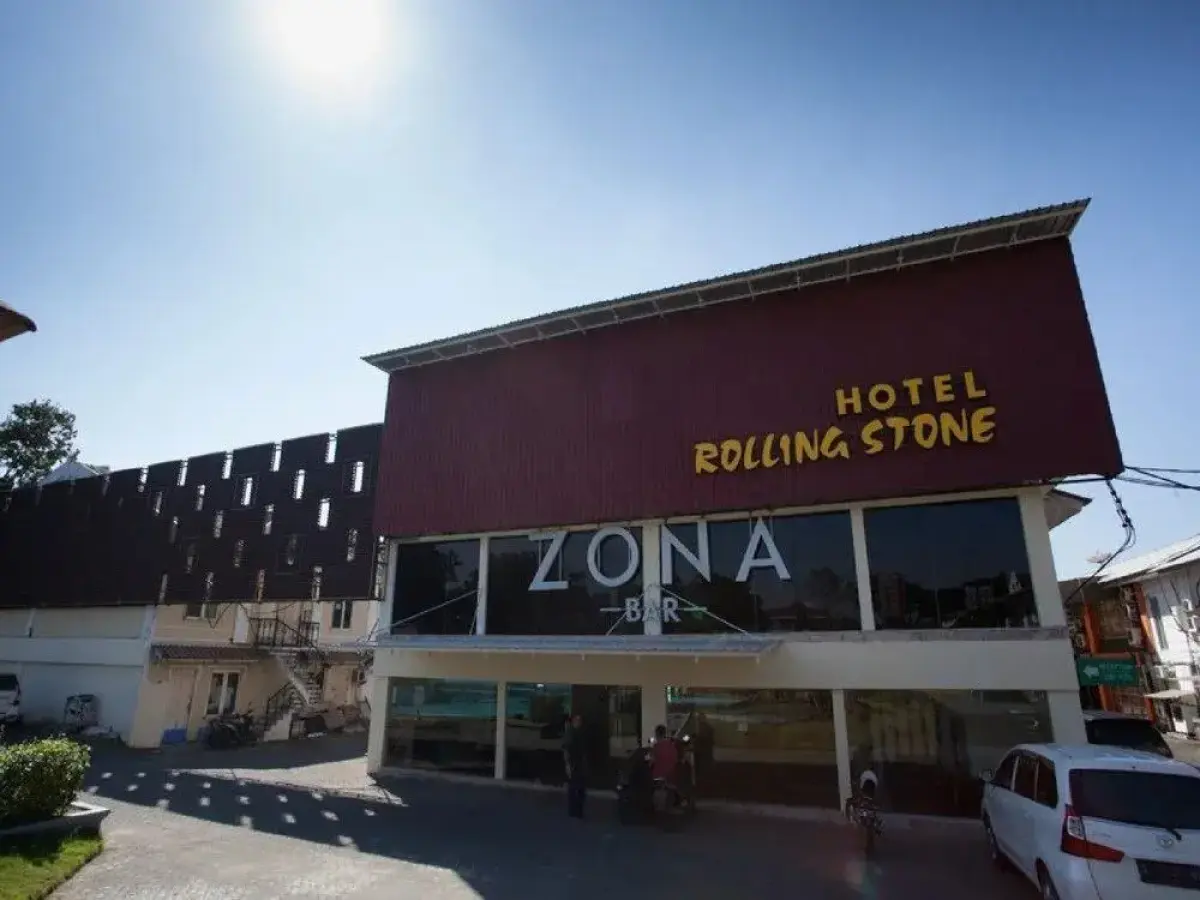 RedDoorz Plus @ HR Muhammad