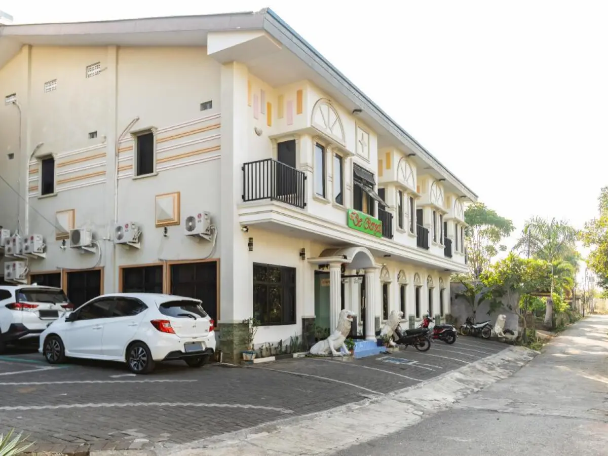 RedDoorz Plus @ Jalan Pumorow Manado