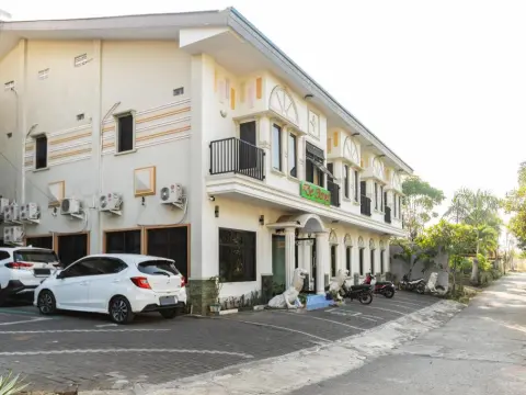 RedDoorz Plus @ Jalan Pumorow Manado - фото 1