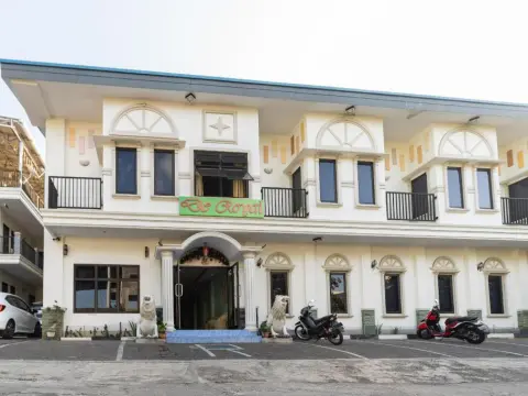 RedDoorz Plus @ Jalan Pumorow Manado - фото 3