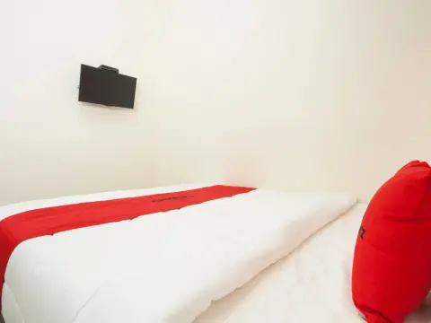 RedDoorz Plus @ K23 Rungkut Madya - Photo 2
