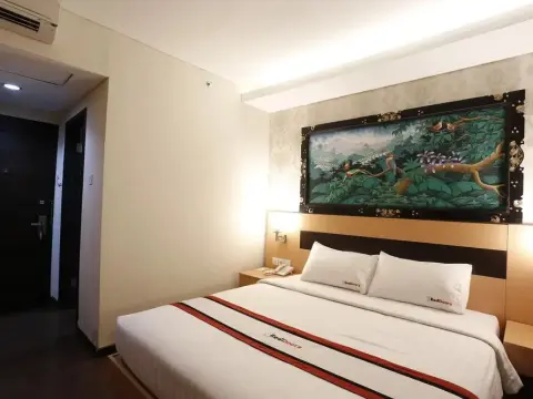 RedDoorz Plus @ Malioboro - Photo 3