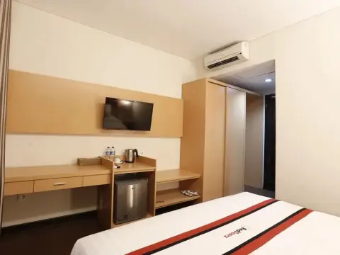 RedDoorz Plus @ Malioboro - Photo 4