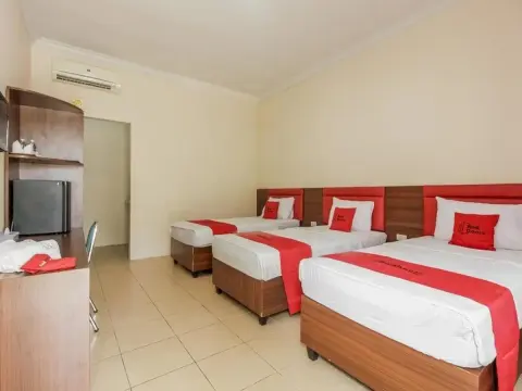 RedDoorz Plus @ Pangkal Pinang Mentok - Photo 2