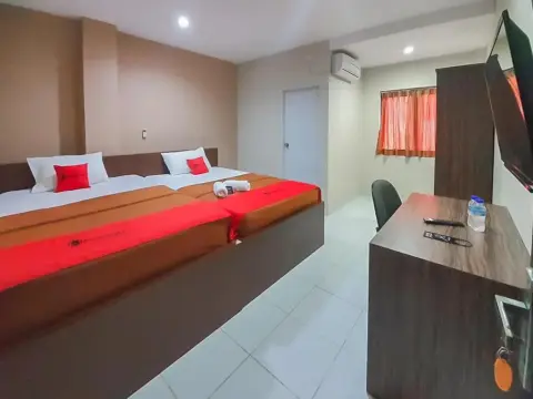 RedDoorz Plus At Pelita Guest House - Foto 1