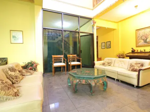 RedDoorz Plus near Galeria Mall - Foto 3