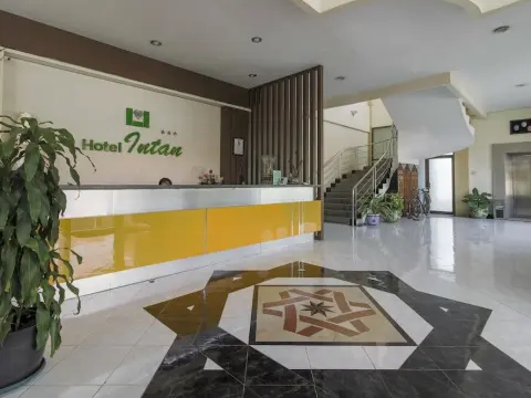 RedDoorz Plus near Grage City Mall - Photo 1