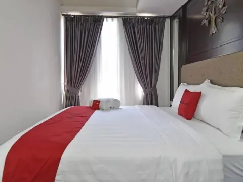 RedDoorz Plus near Pantai Jimbaran - Photo 3