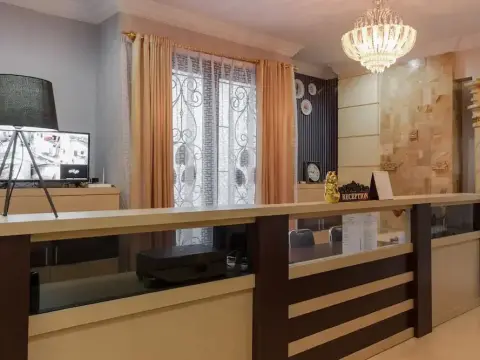 RedDoorz Plus near Pantai Malalayang Manado - Photo 4