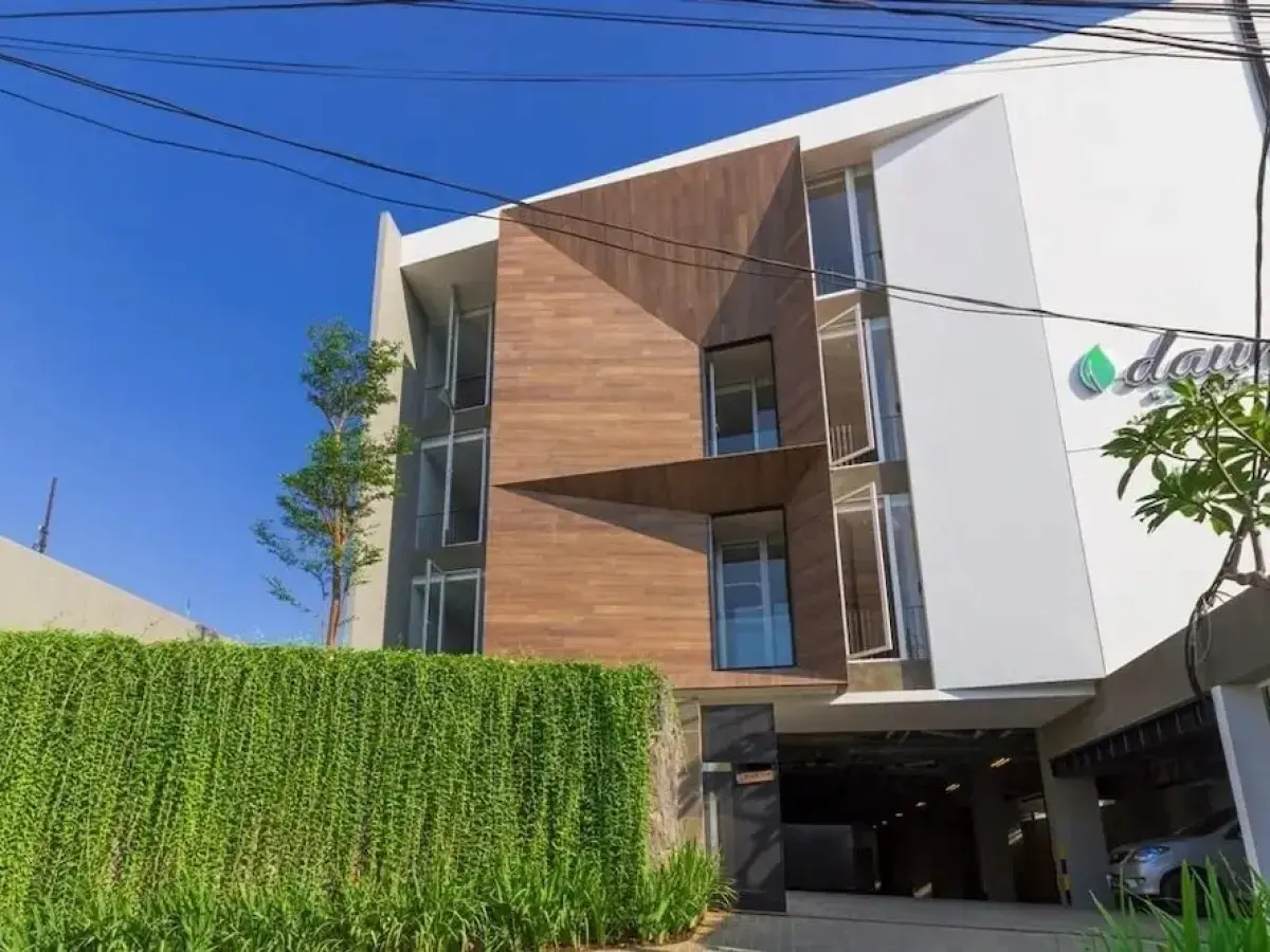 RedDoorz Plus near Perbanas